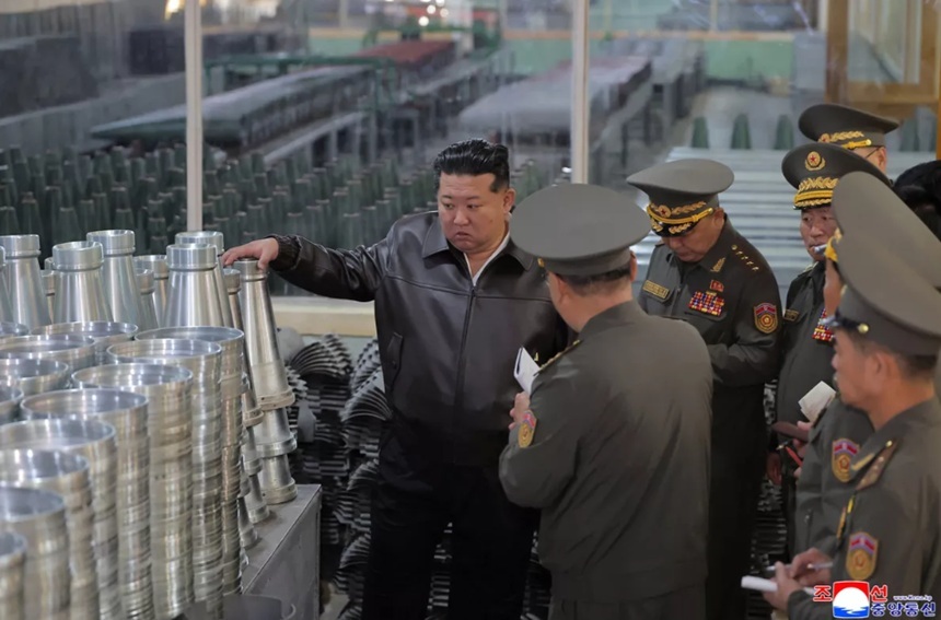 Ministrul Sud-coereean al Apărării estimează că Coreea de Nord ar deţine între 80 şi 120 de arme nucleare