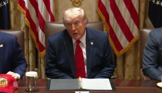 Pentru o perioadă de 3 zile, Trump suspendă tarifele de 50% asupra mărfurilor din Canada