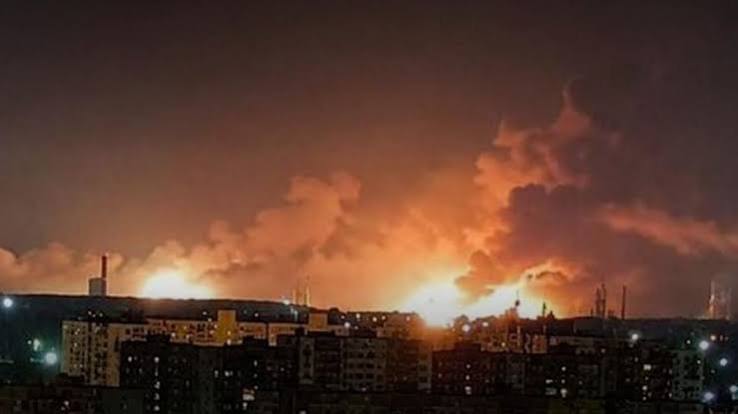 Bombardamente ucrainene năucitoare asupra Rusiei teroriste. Cel mai mare atac din istorie
