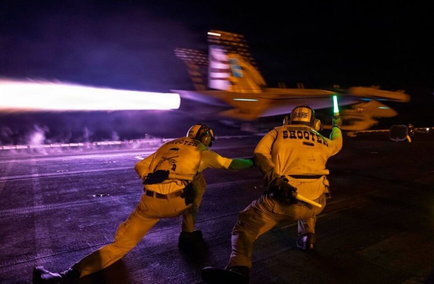 După ce americanii au bombardat cinci petroliere iraniene, iranienii au lansat un tir de rachete asupra Iordaniei
