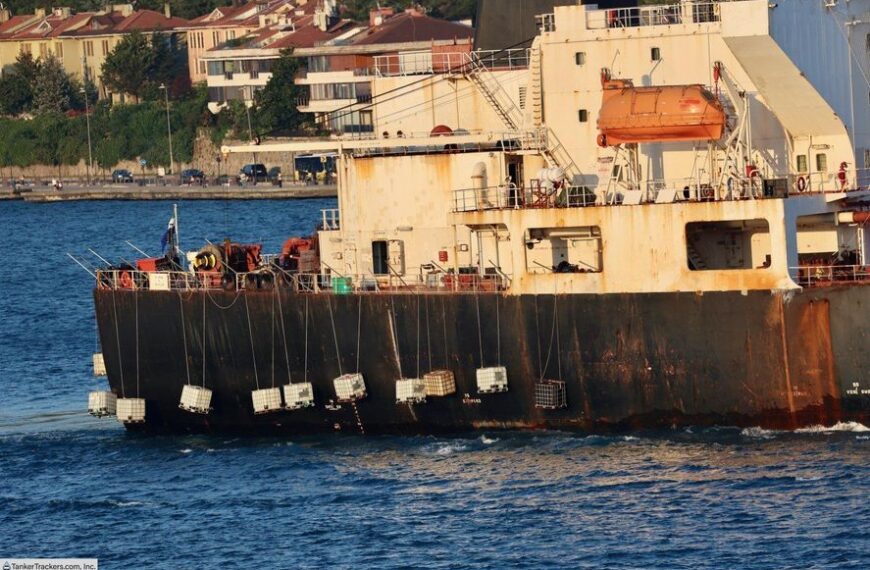 Navele din Marea Neagră recurg la măsuri de apărare improvizate împotriva dronelor rusești și ucrainene