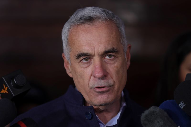 Suveranistul securist, mafiot politic și rusofil Călin Georgescu a fost săltat din trafic de DIICOT în contextual unui dosar de înşelăciune